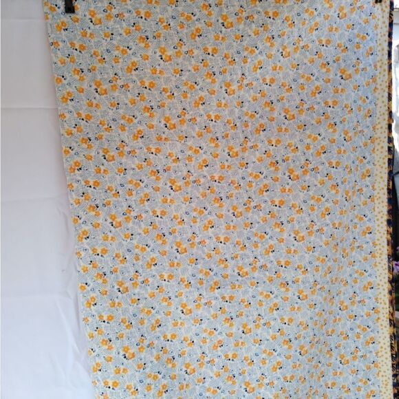 Hand crafted quilt - Picture 2 of 5